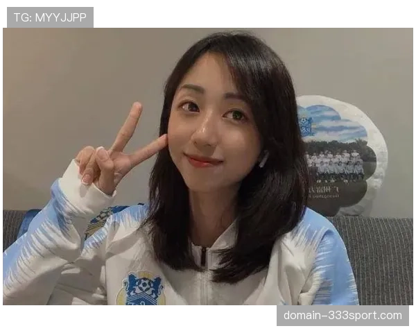 朱雪莹一秒变冰山美人，转身又是邻家大姐姐？这反差谁顶得住啊！